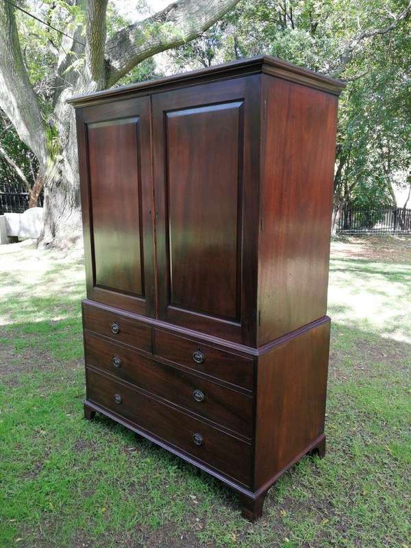 A Victorian Mahogany Linen Press