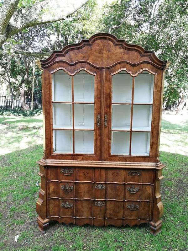 An 18th Century / Circa1740 Dutch Burr Walnut Display Cabinet - ND