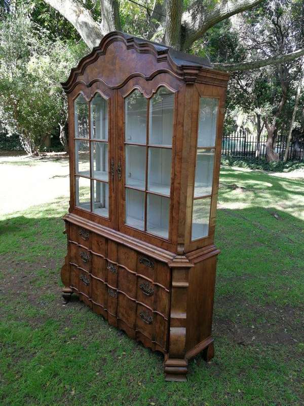 An 18th Century / Circa1740 Dutch Burr Walnut Display Cabinet - ND