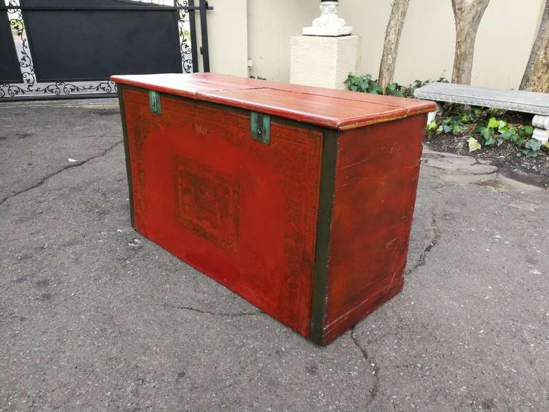 A Chinese Decorative Chest