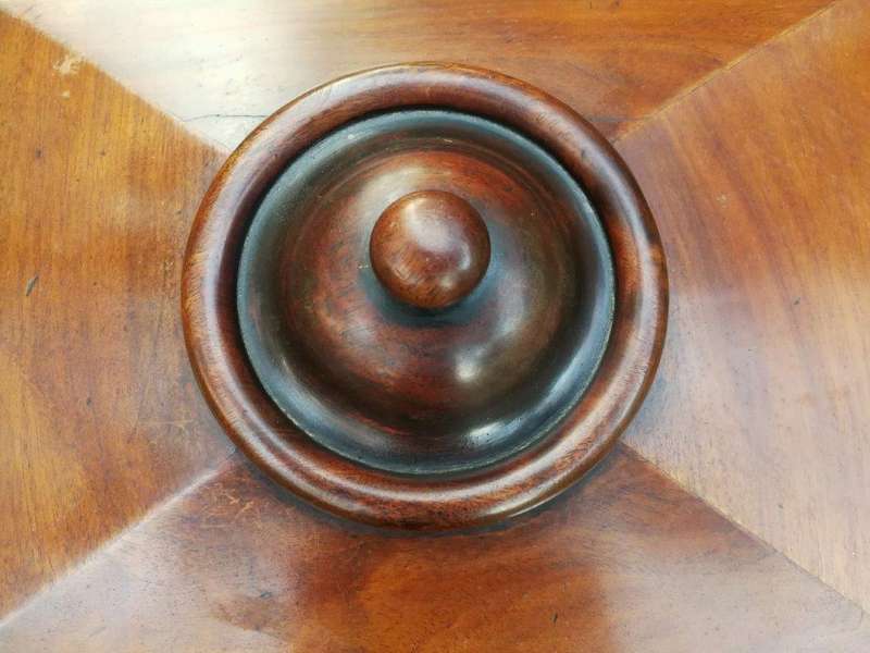Victorian mahogany cellaret, BADA stamp, lead-lined interior fitted with open compartments for si...