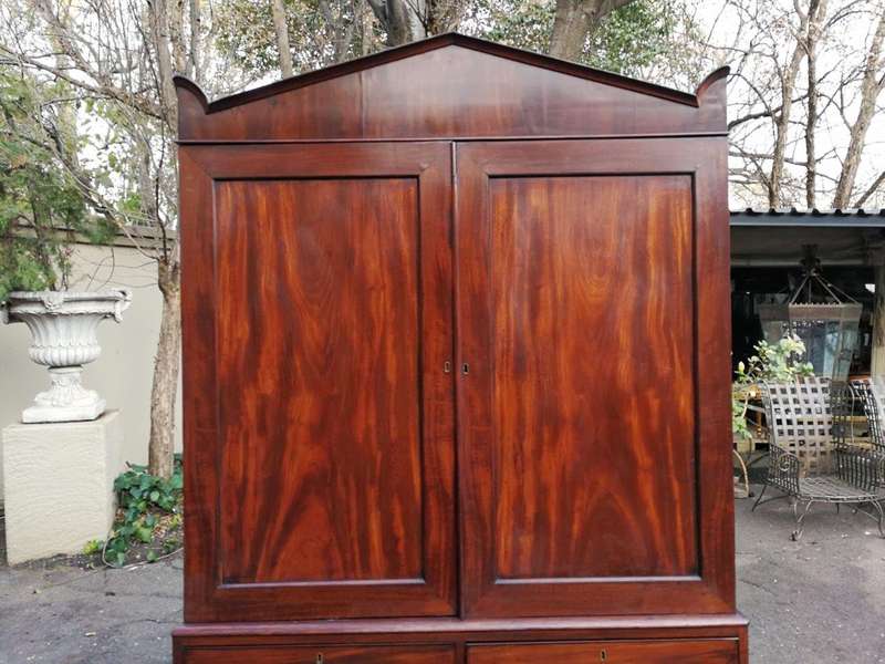 A Late 19th/ Early 20th  Century Victorian Mahogany Linen Press