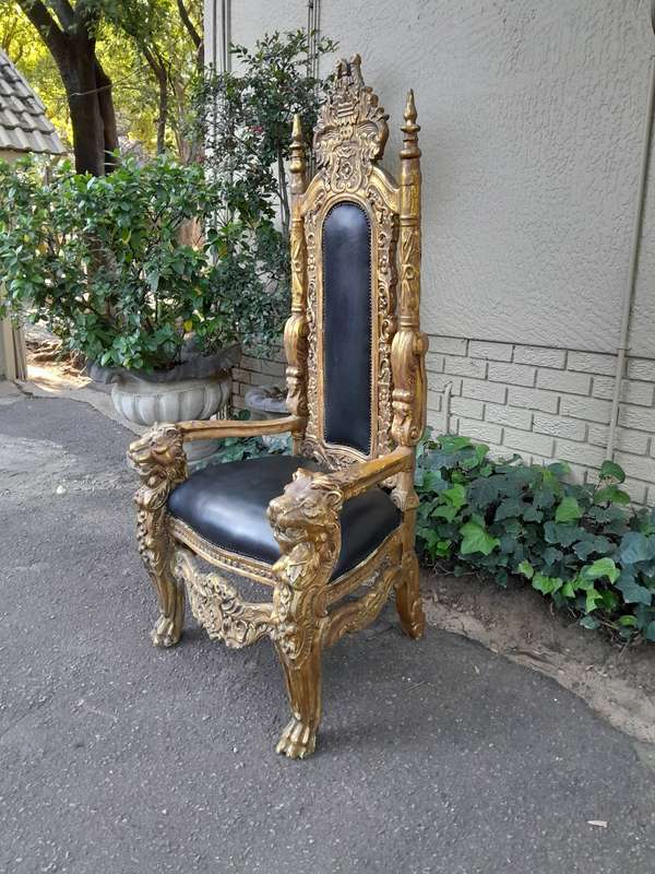 A 20th Century French Style Carved and Gilded King / Throne Armchairs Upholstered in Leather