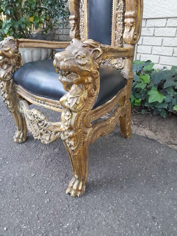 A 20th Century French Style Carved and Gilded King / Throne Armchairs Upholstered in Leather