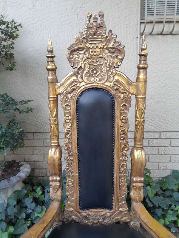 A 20th Century French Style Carved and Gilded King / Throne Armchairs Upholstered in Leather