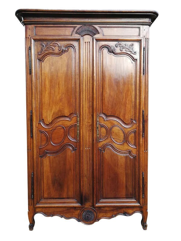 A Late 18th/early 19th century French Provincial Oak Armoire