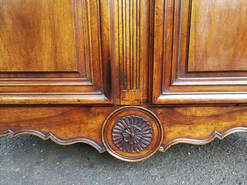 A Late 18th/early 19th century French Provincial Oak Armoire