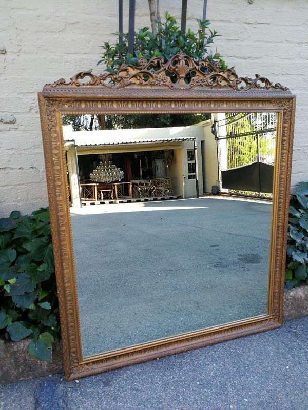 A Gilt-painted Wooden and Composite Mirror, Circa 20th Century