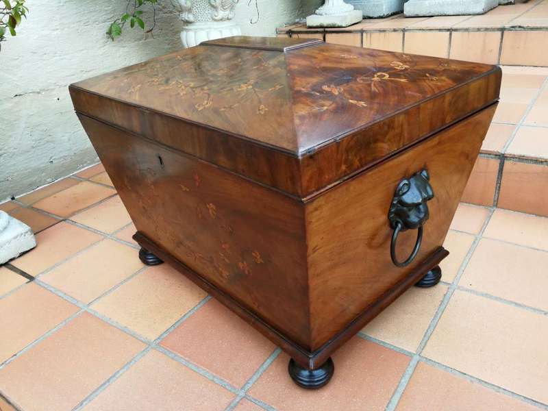 A Georgian Flamed Mahogany and Inlaid Cellarette