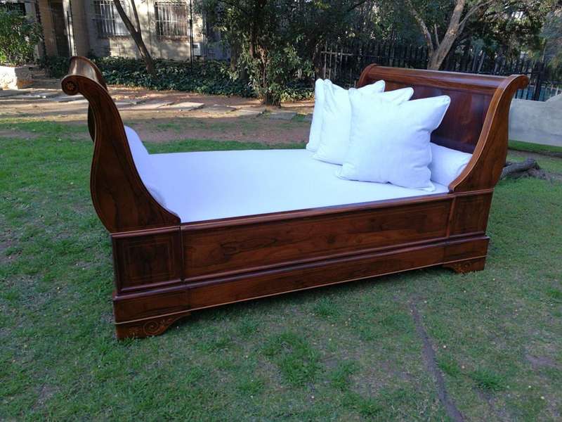 A 19th Century French Rosewood Lit Bateau