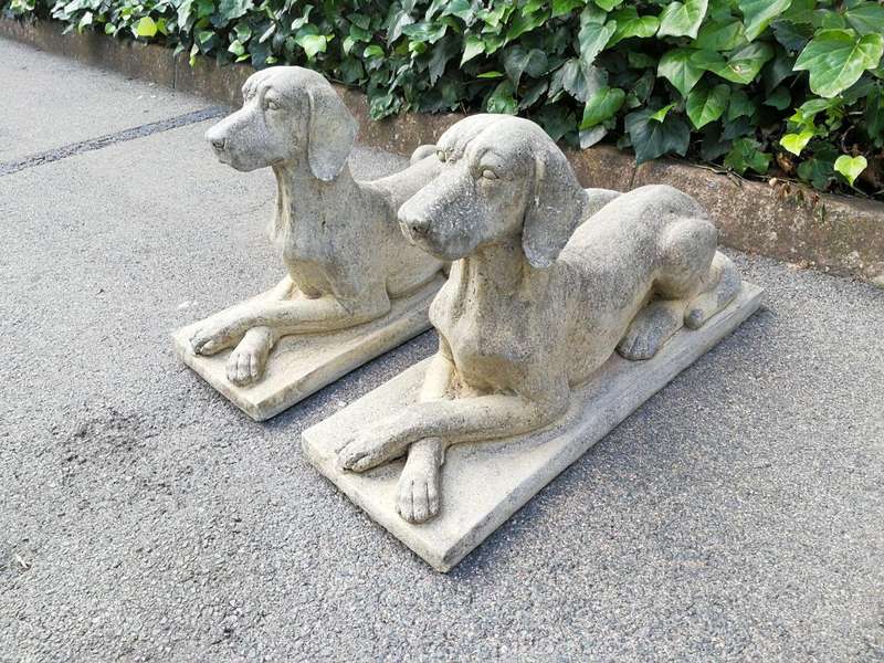 A Pair of Large 20th Century English Cast Stone Concrete Dogs ND