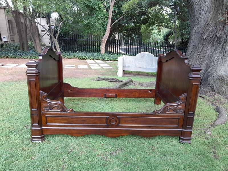 A French Mahogany Lit Bateau Daybed / Bed