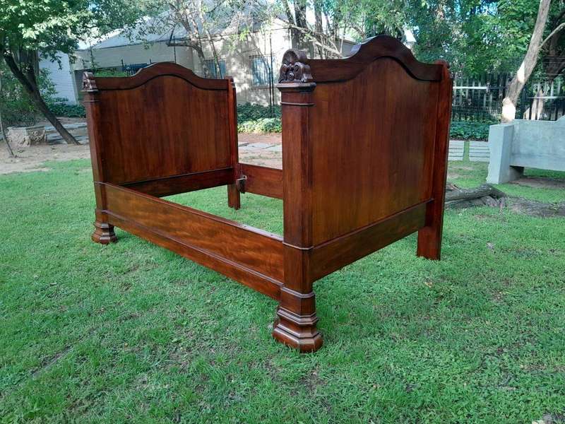 A Rare 19th Century French Mahogany Daybed  /  Lit Bateau