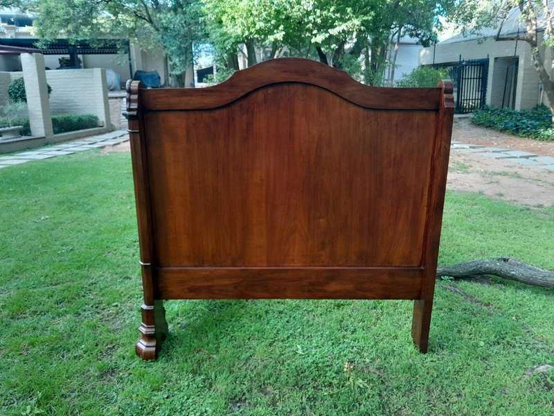 A Rare 19th Century French Mahogany Daybed  /  Lit Bateau