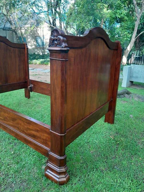 A Rare 19th Century French Mahogany Daybed  /  Lit Bateau