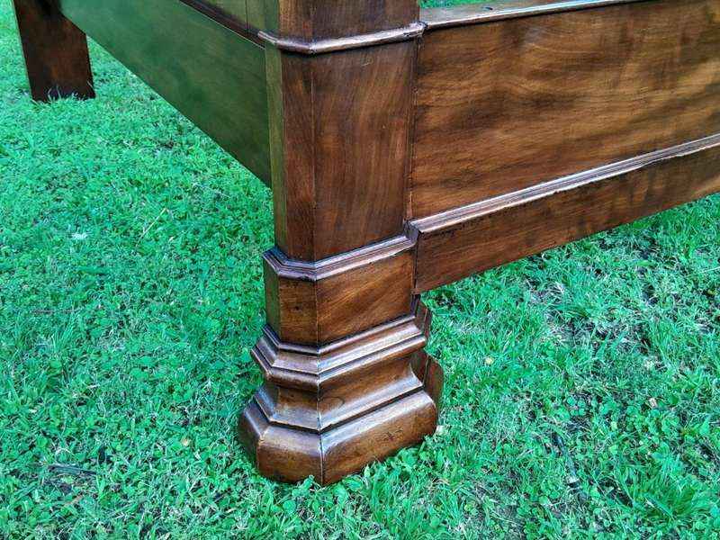 A Rare 19th Century French Mahogany Daybed  /  Lit Bateau