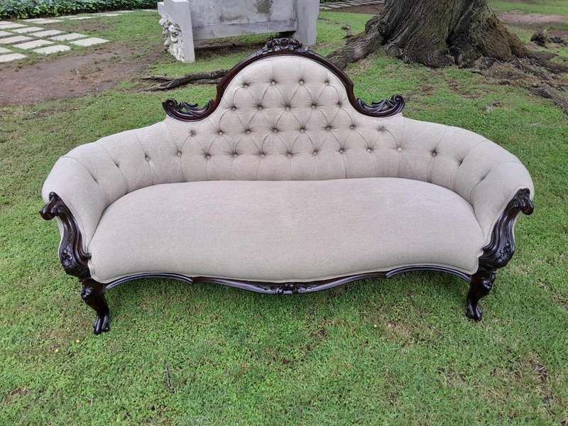 An Antique Victorian Mahogany Settee