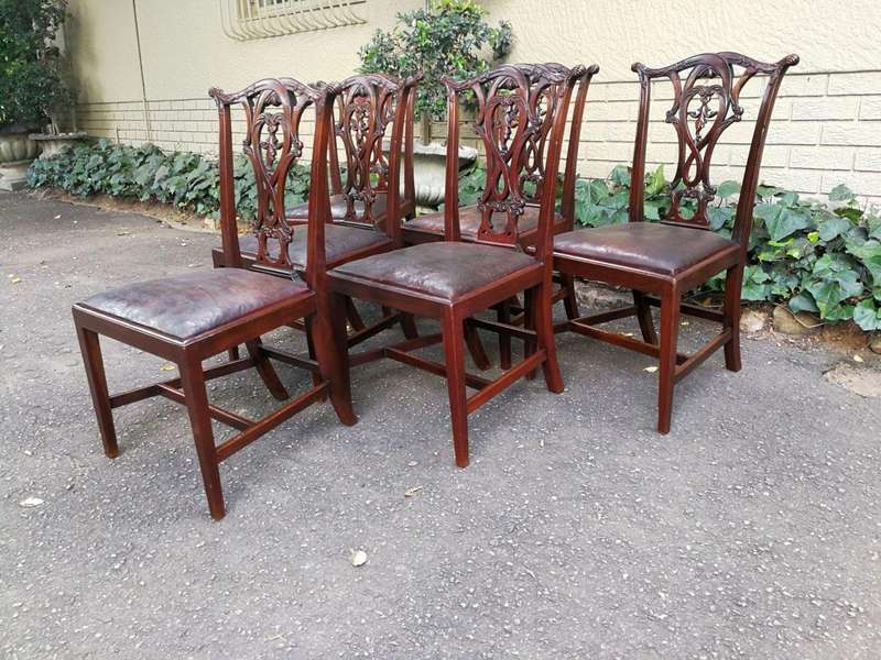 An English Set Of Six Early 20th Century (Circa 1924) Mahogany Chippendale Style Chairs