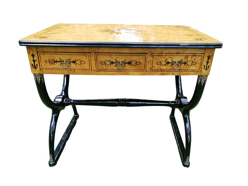 A 20th Century French-style Kingwood With Marquetry Table With Three Drawers - ND