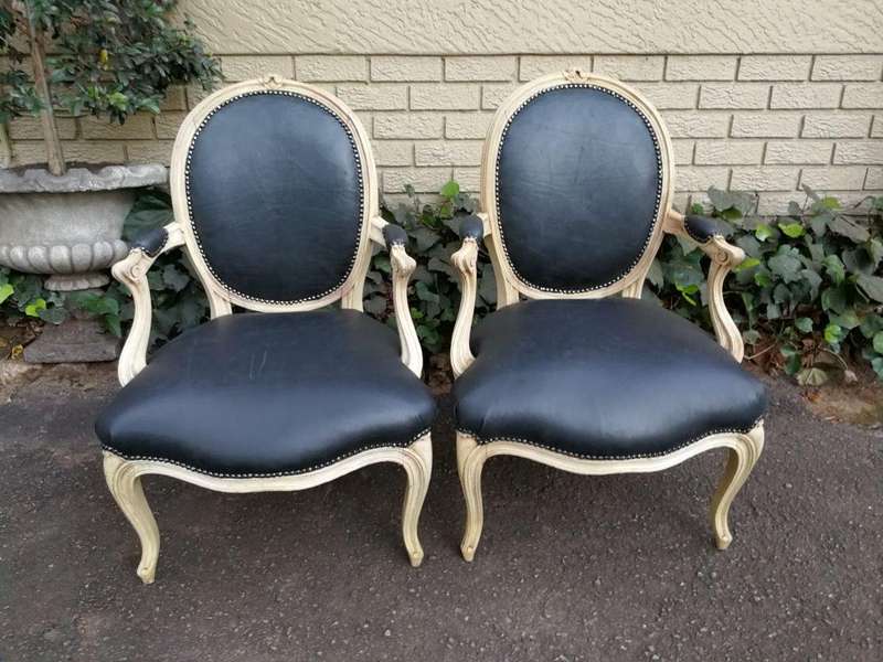A 20th Century Pair Of French Louis XIV Style White Oak Armchairs In A Contemporary Bleached Fini...