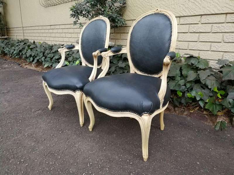A 20th Century Pair Of French Louis XIV Style White Oak Armchairs In A Contemporary Bleached Fini...