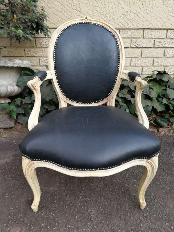 A 20th Century Pair Of French Louis XIV Style White Oak Armchairs In A Contemporary Bleached Fini...