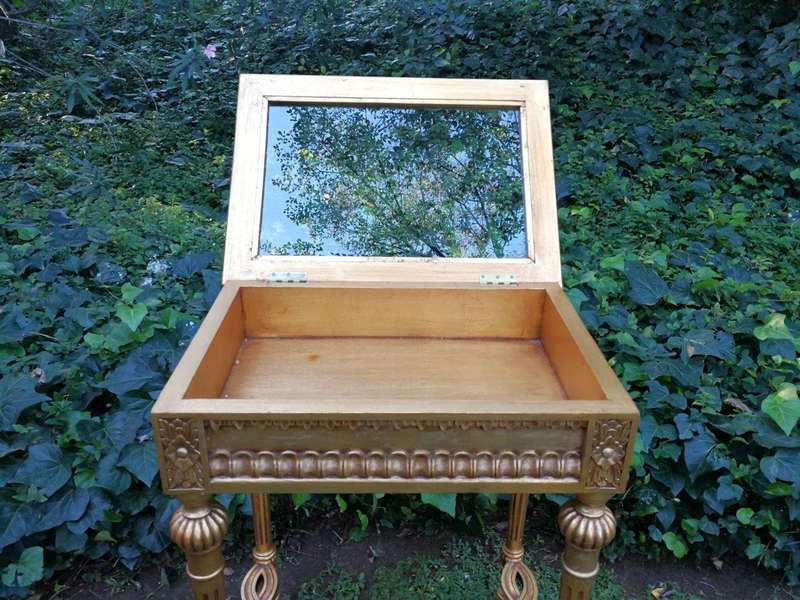 A 20th Century French Style Gilt-Paint Carved Table Vitrine
