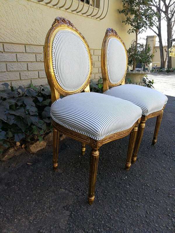 A Pair Of 20th Century French Style Gilt Salon Chairs