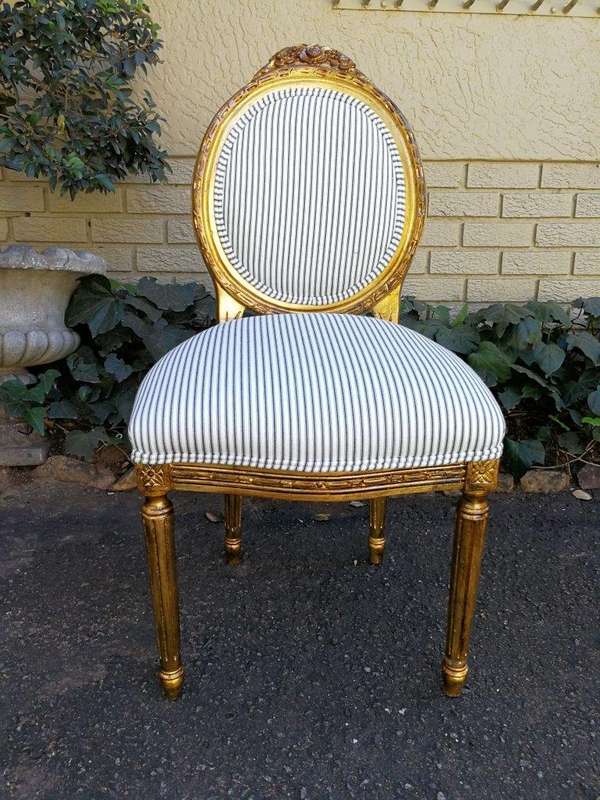 A Pair Of 20th Century French Style Gilt Salon Chairs