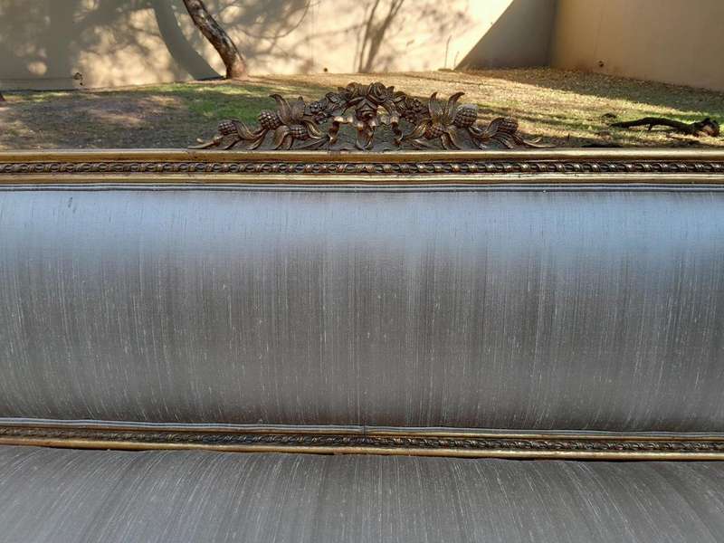 A 20th Century French Style Carved Gilt Wood Settee