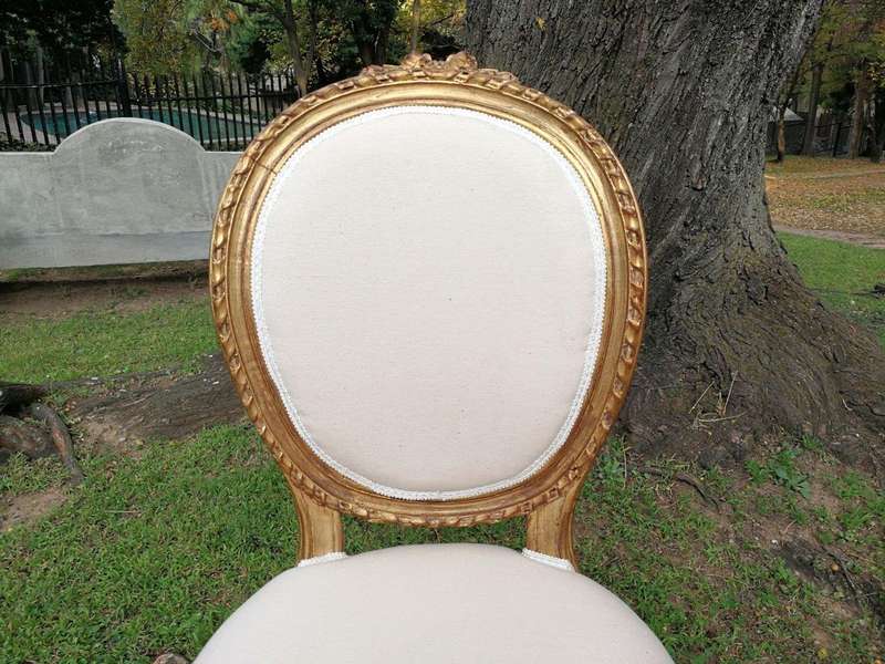 A French Balloon-Back Ornate Chair On Fluted Legs Gilded Dining Chair (Single)