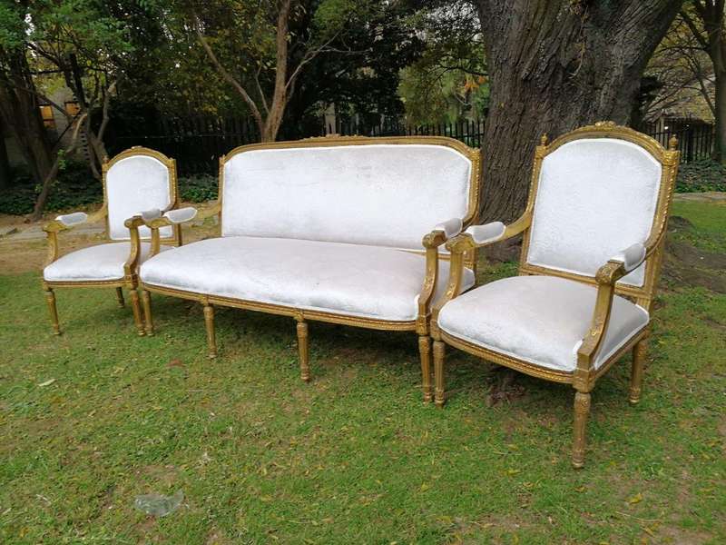 A French Style Giltwood Ornate 3 Piece Longue Suite On Fluted Feet