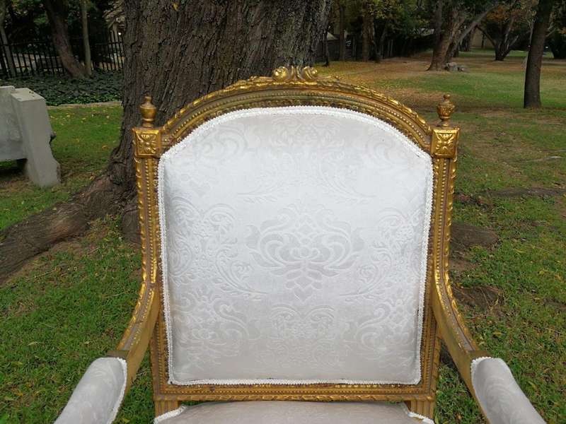 A French Style Giltwood Ornate 3 Piece Longue Suite On Fluted Feet