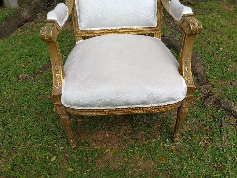 A French Style Giltwood Ornate 3 Piece Longue Suite On Fluted Feet