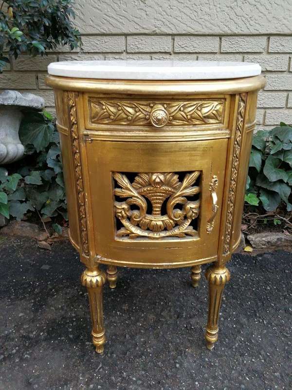 A Pair of French Style Ornately Carved Giltwood Pedestals/Side Tables with Marble Tops