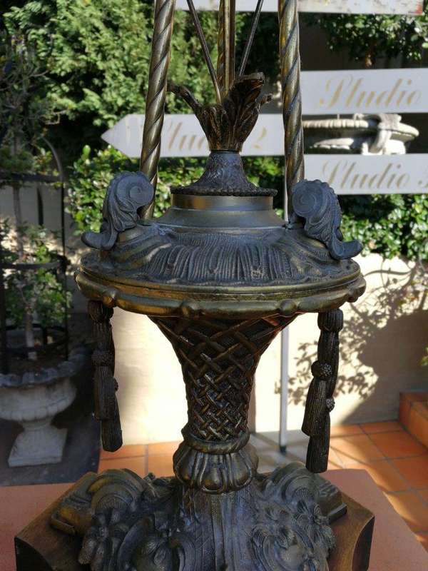 A Regency Style Antique Gilt Metal Table Lamp