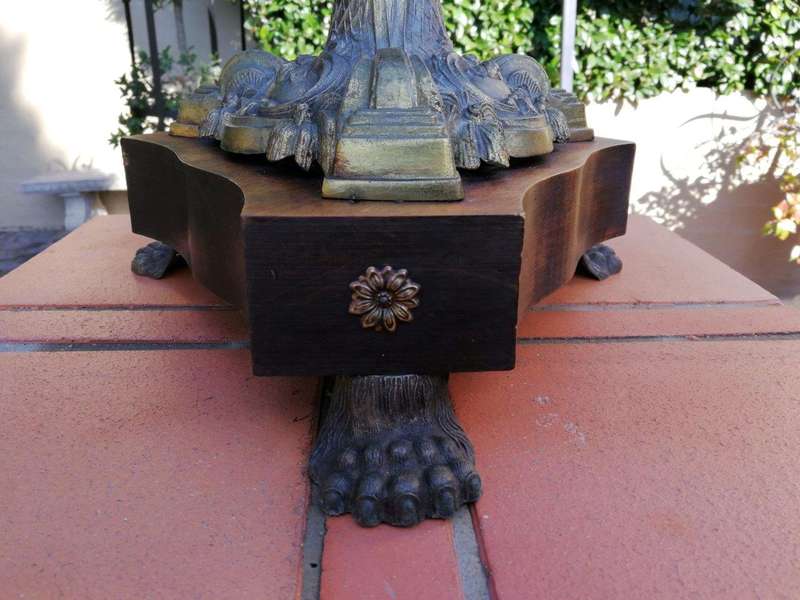 A Regency Style Antique Gilt Metal Table Lamp