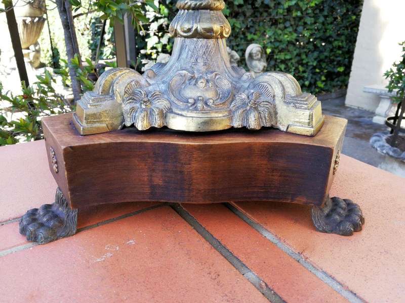 A Regency Style Antique Gilt Metal Table Lamp