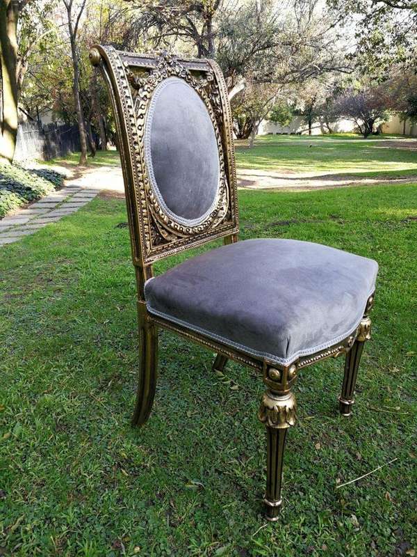 A French Style Ornately Carved and Gilded Dining Chair (Single chair)