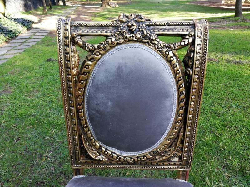 A French Style Ornately Carved and Gilded Dining Chair (Single chair)