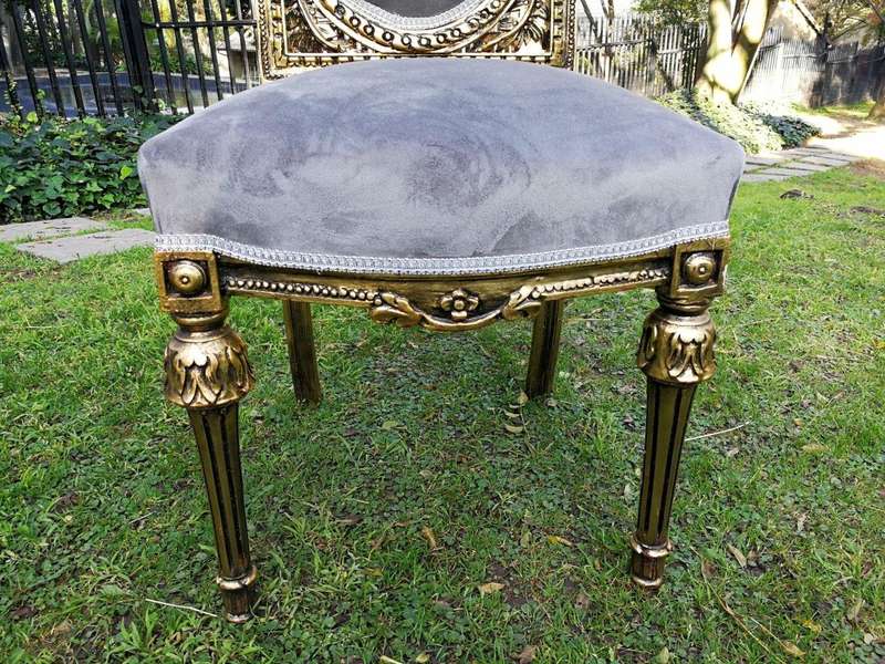 A French Style Ornately Carved and Gilded Dining Chair (Single chair)