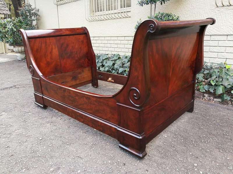 A 19th Century French Mahogany Lit Bateau/Day-Bed