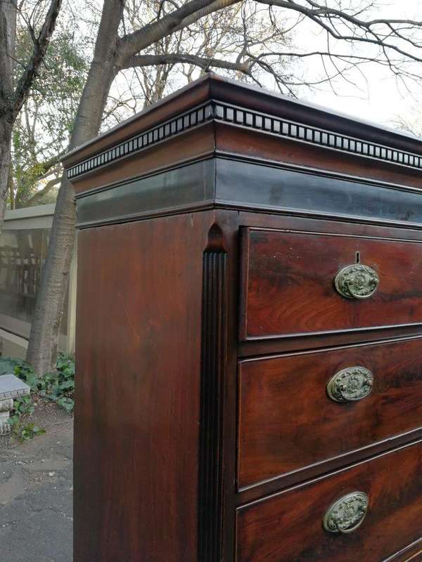 An Exceptional  Late 18th/Early 19th Century George III Mahogany Chest on Chest on Bracket Feet