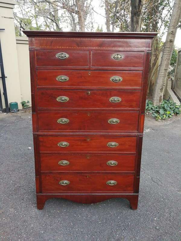 A Circa 1900 Edwardian Mahogany Chest on Chest on Bracket Feet