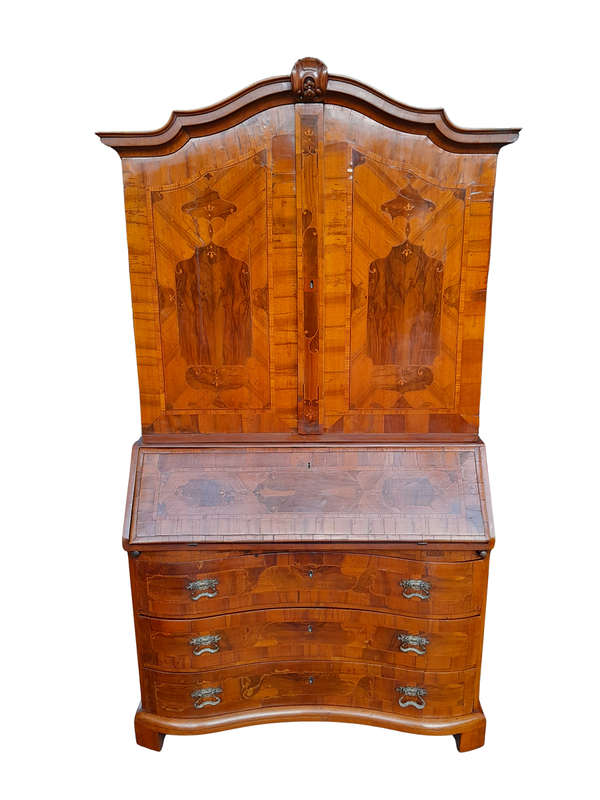 An Early 19th Century Walnut Inlaid Bureau / Secretaire / Bookcase