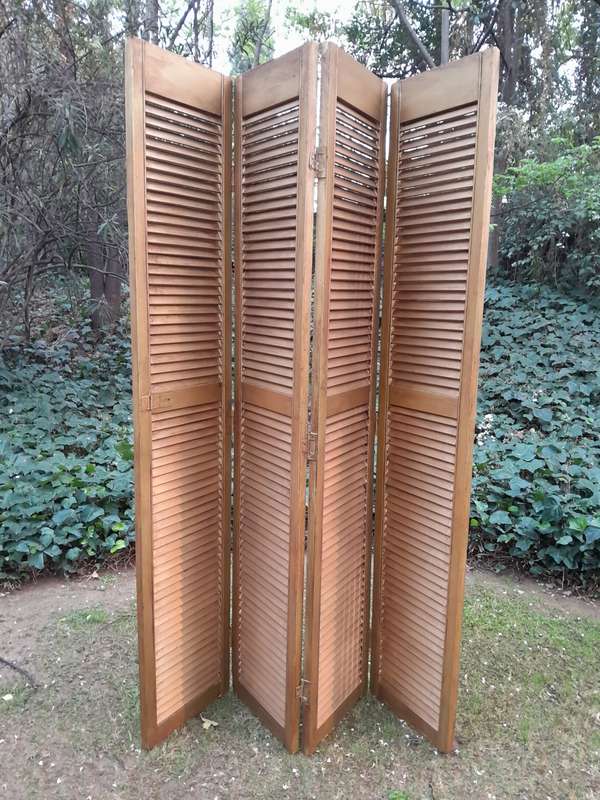 An Early 20th Century Hand Gilded Wooden Floor Screen