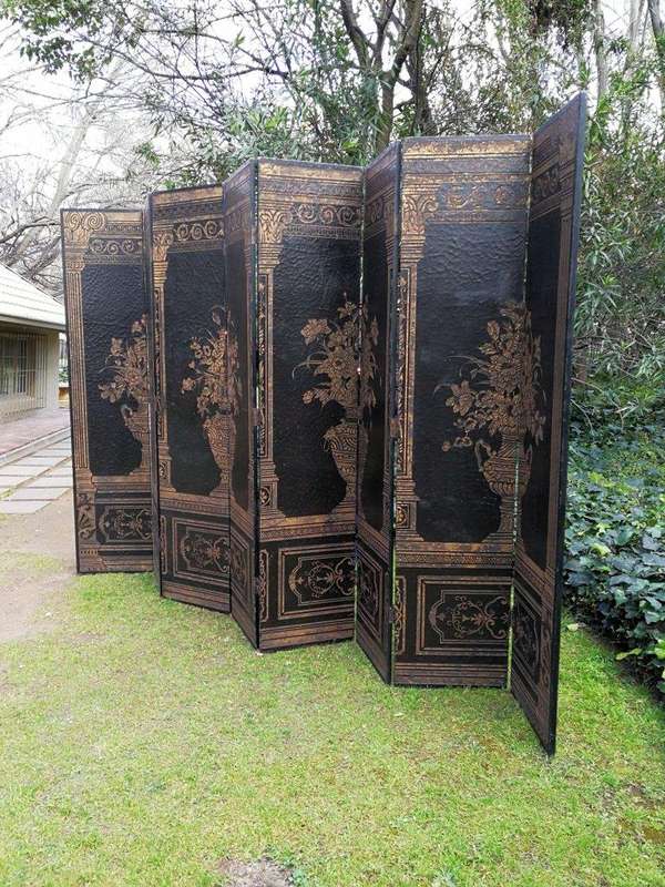 A Circa 1900 French Chinoiserie  Lacquered, Carved And Gilt-Painted Eight-Panel Screen