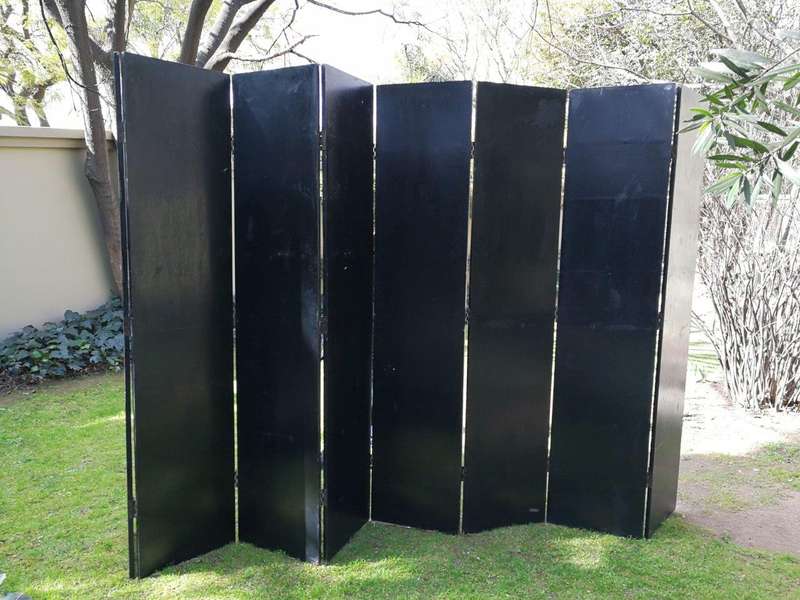 A Circa 1900 French Chinoiserie  Lacquered, Carved And Gilt-Painted Eight-Panel Screen