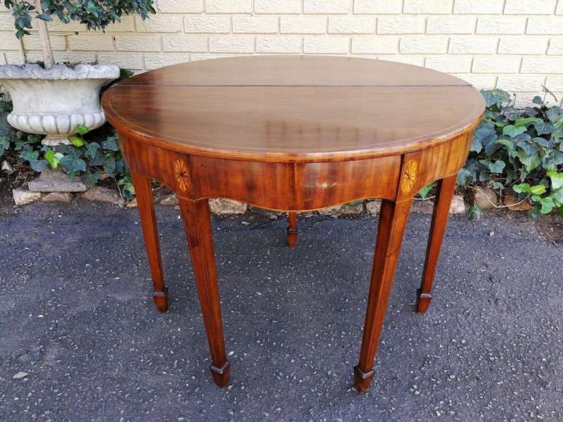A Georgian Mahogany Fold Over Card / Tea Table, With Banded Inlay