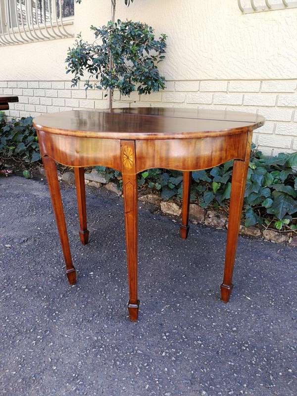 A Georgian Mahogany Fold Over Card / Tea Table, With Banded Inlay
